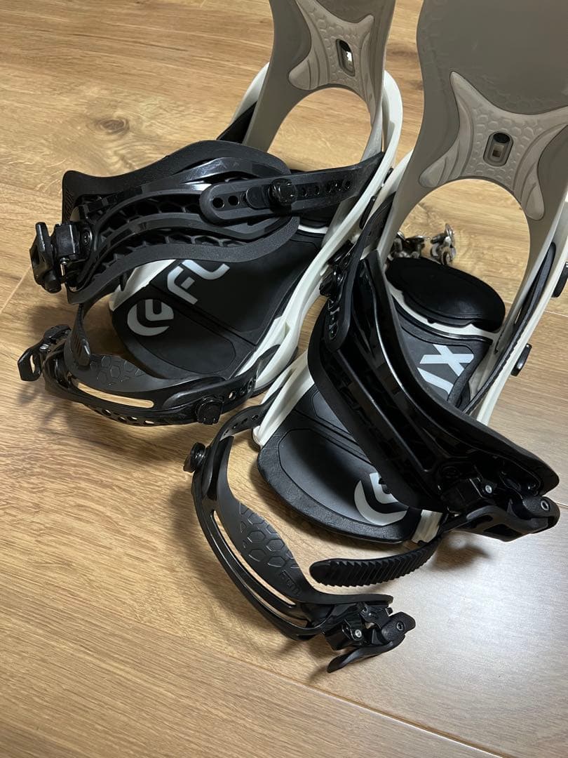 FLUX CV Sサイズ　スノーボードビンディング ホワイト/グレー