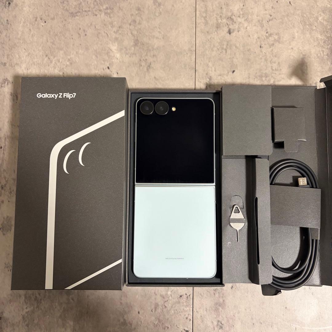 Samsung Galaxy Z Flip7 256GB ミント