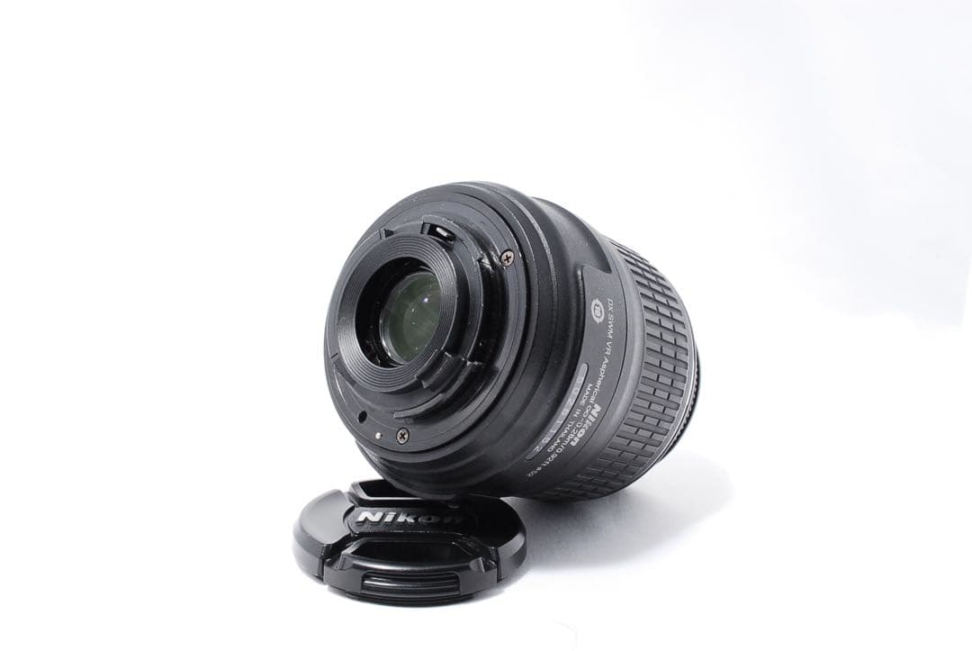 持ち歩き楽々❤️Nikon D3000❤️軽量ボディ✨一眼レフカメラ