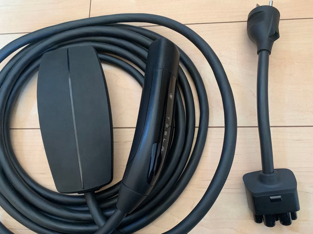 テスラ　Tesla GEN III モバイルコネクター