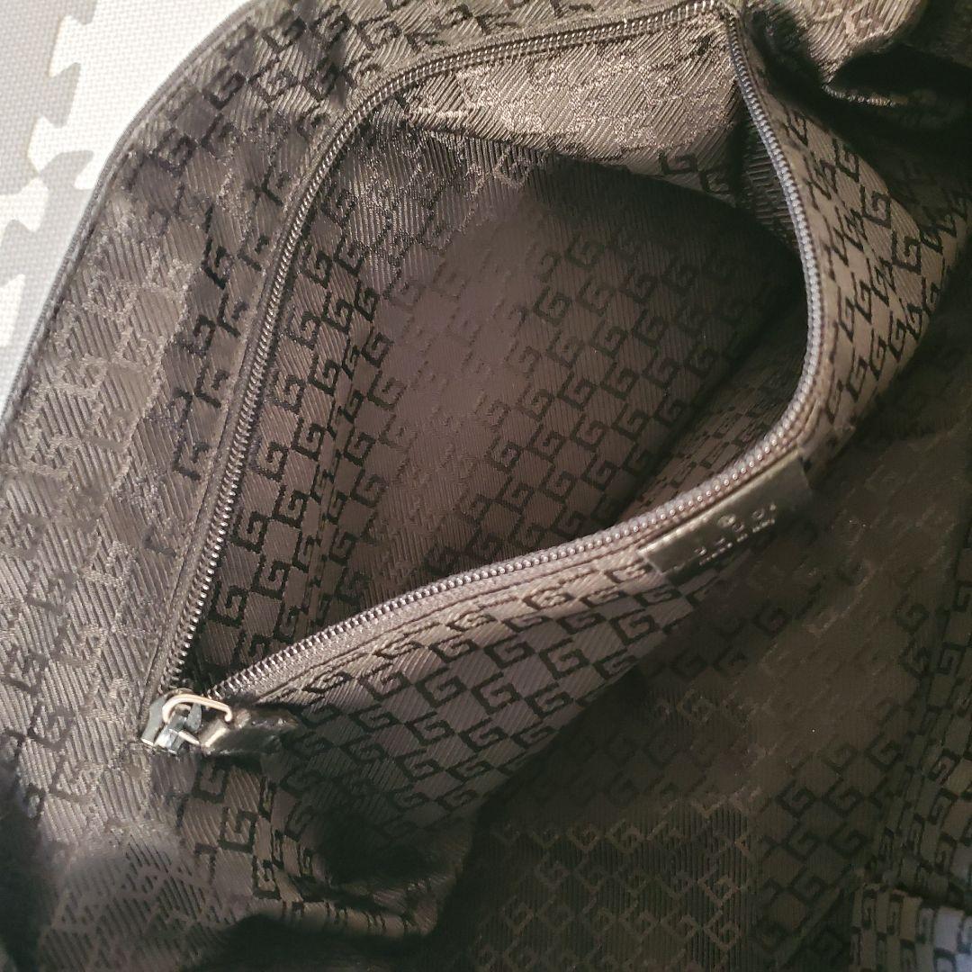 GUCCI　グッチ　ショルダーバッグ　斜め掛け　ナイロン