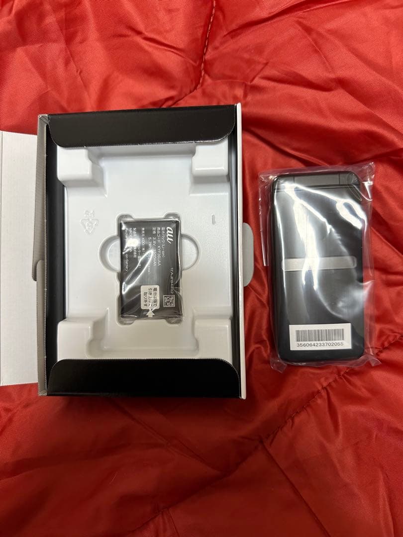 au GRATINA KYF39本体 バッテリー付き