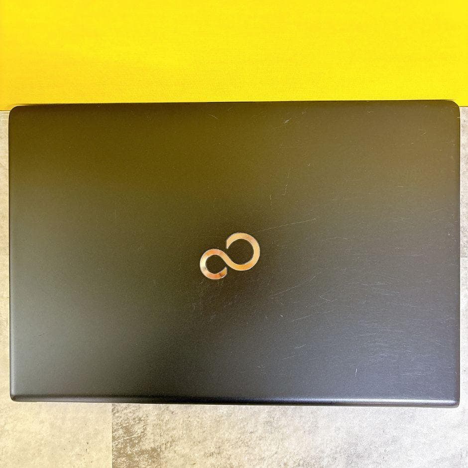 小型軽量❣第7世代ｉ5✨SSD搭載で快適✨カメラ付き フルHD 薄型 Win11