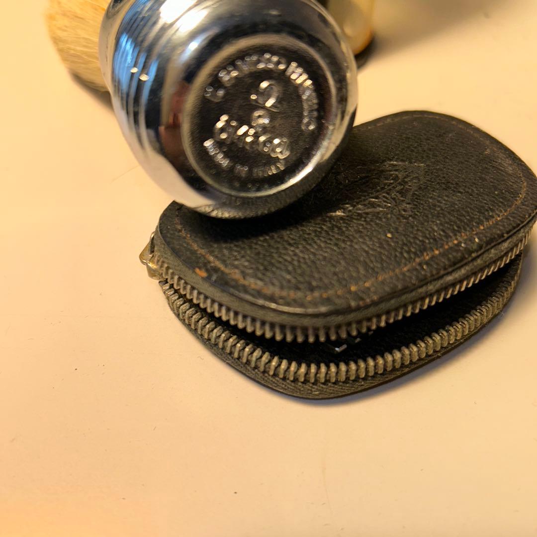 イタリアのヒゲ剃りブラシOnegaとREXの携帯剃刀