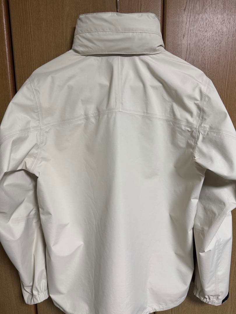 HELLY HANSEN アイボリー Mサイズ ナイロンジャケット