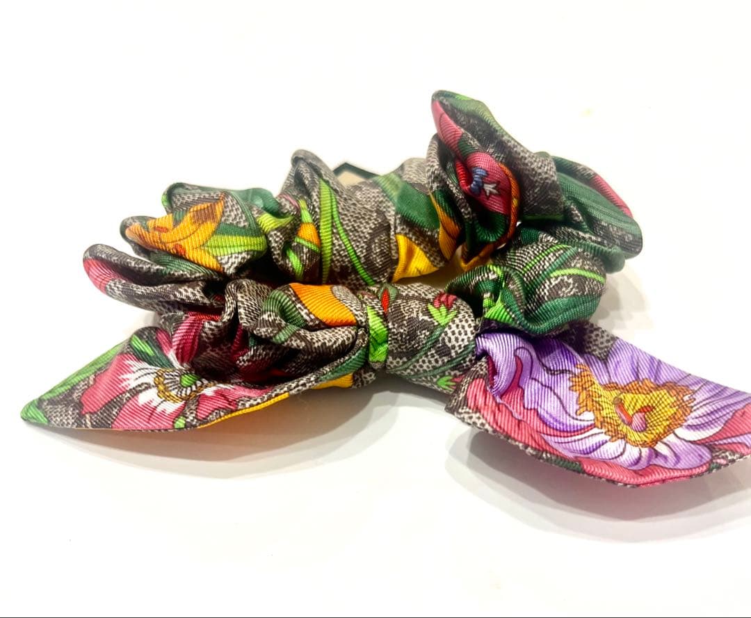 極美品☆グッチ GG柄シュシュ　ヘアゴム　ヘアアクセサリー リボン 花柄