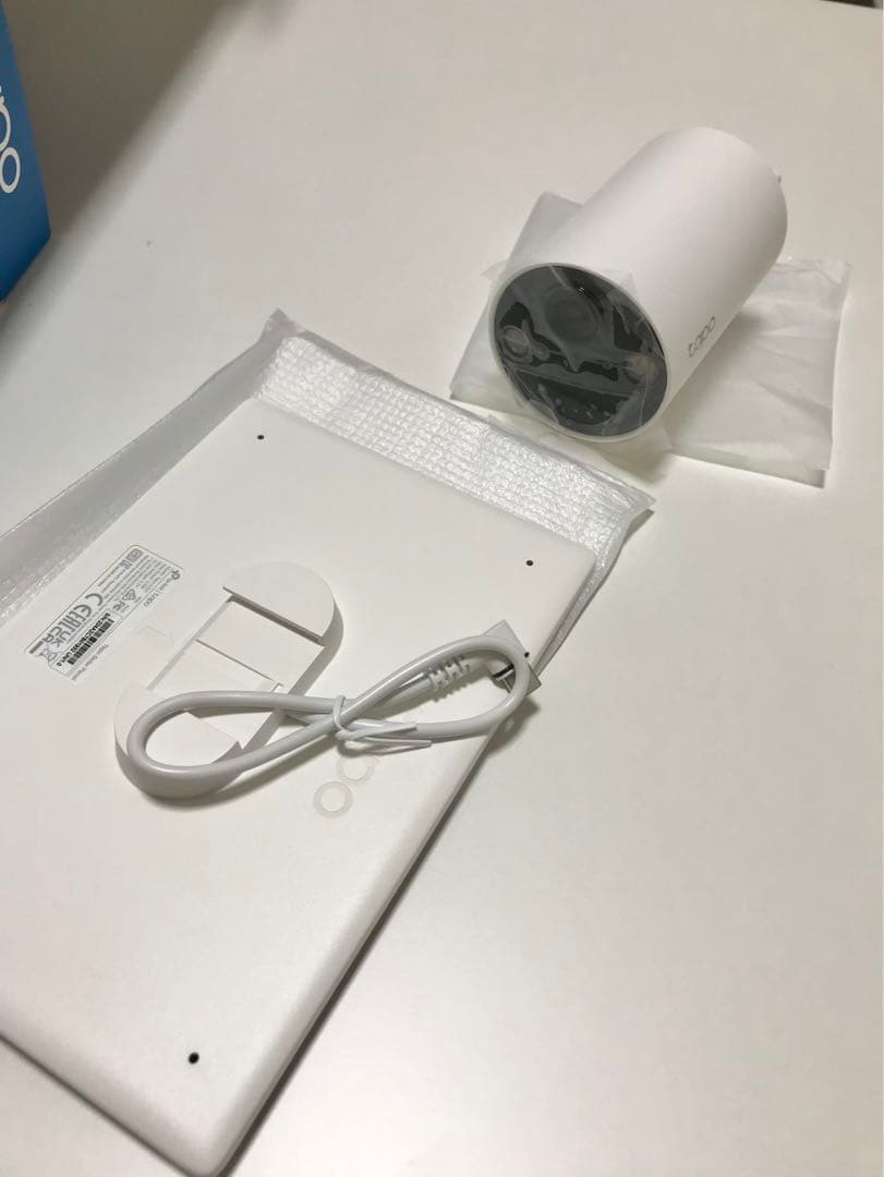 【未使用】tapo 防犯カメラ (ソーラー) +128GBカード、取付金具付