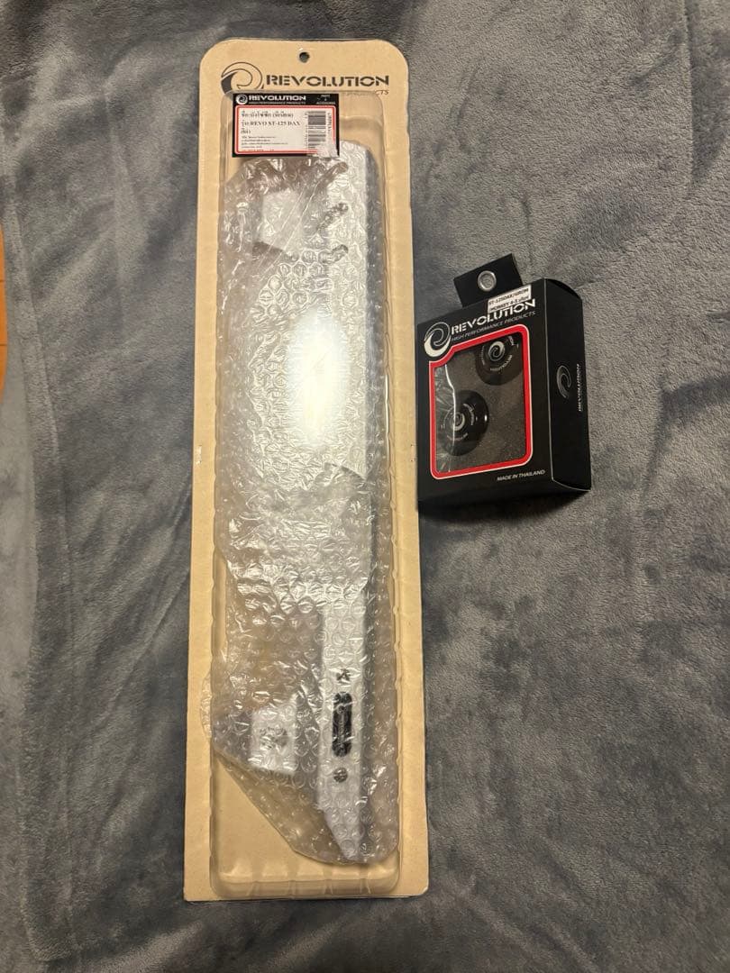 お*ん様 Revolution ダックス125 チェーンカバー フロントフォーク