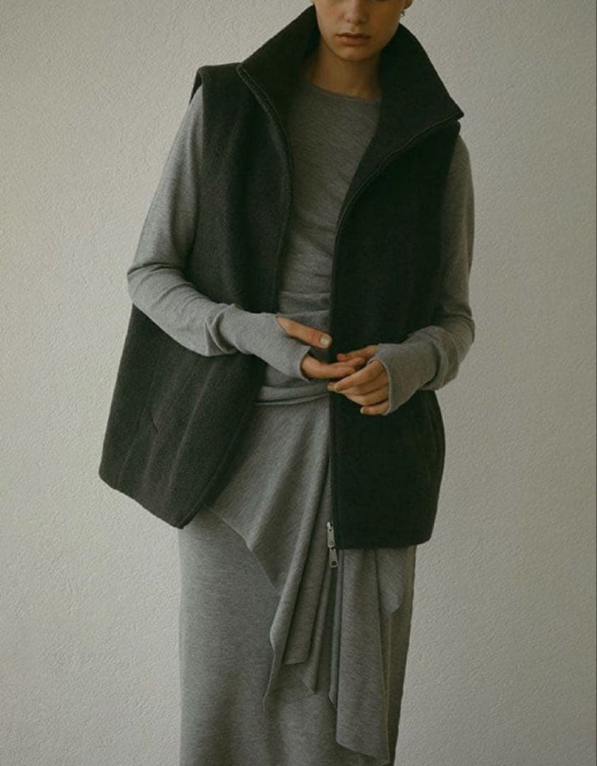 ETRE TOKYO 完売 メルトンフリースベスト アウター　チャコール