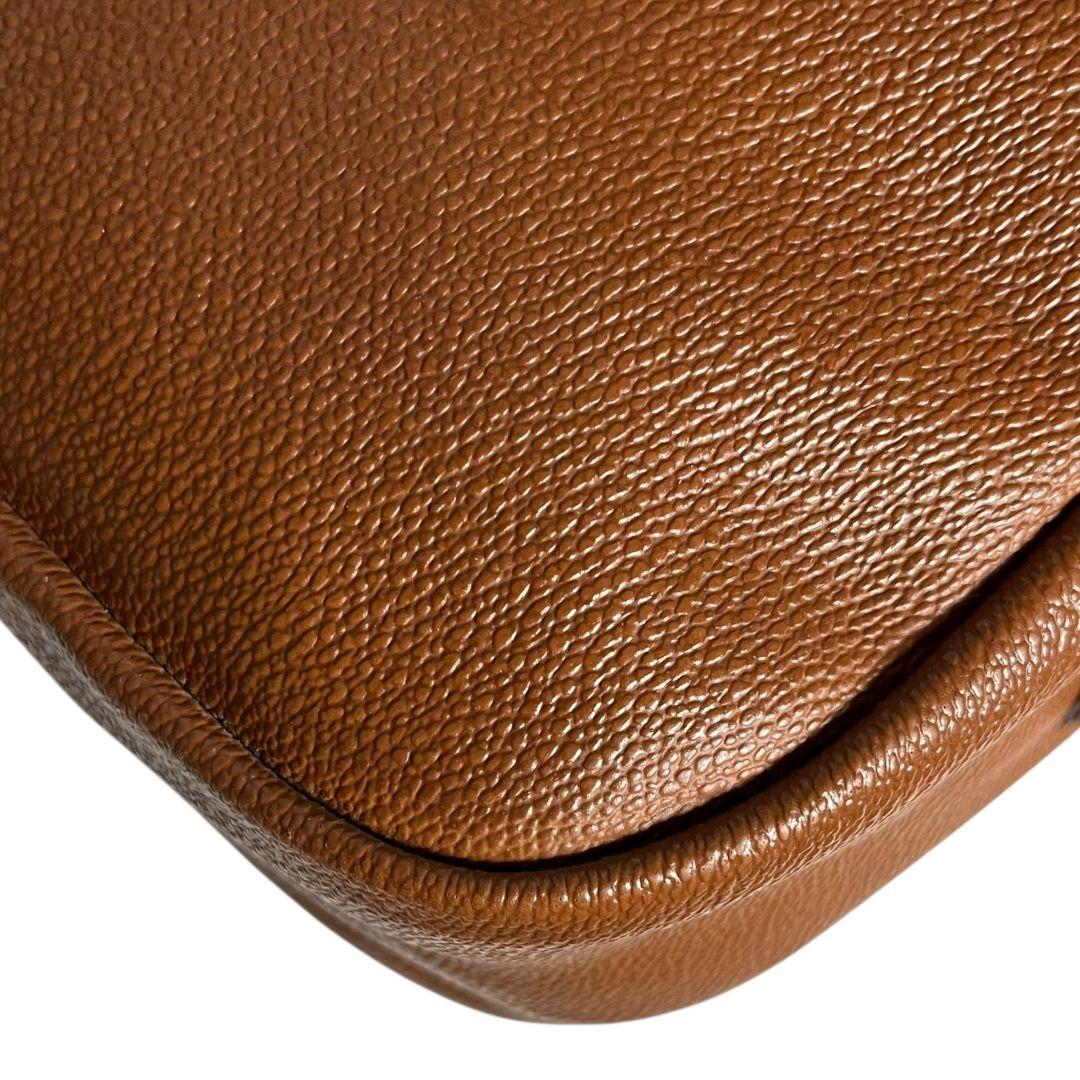 【 良品 】 ハンティングワールド　メッセンジャーバッグ　フラップベルト　レザー