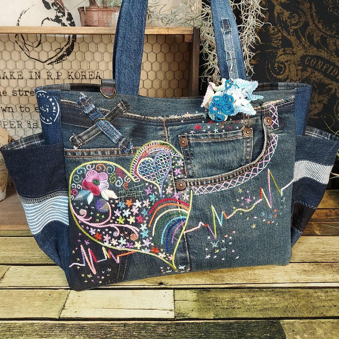 刺繍デニムバック　No.674　デニムリメイク　サイドポケット　刺繍バック