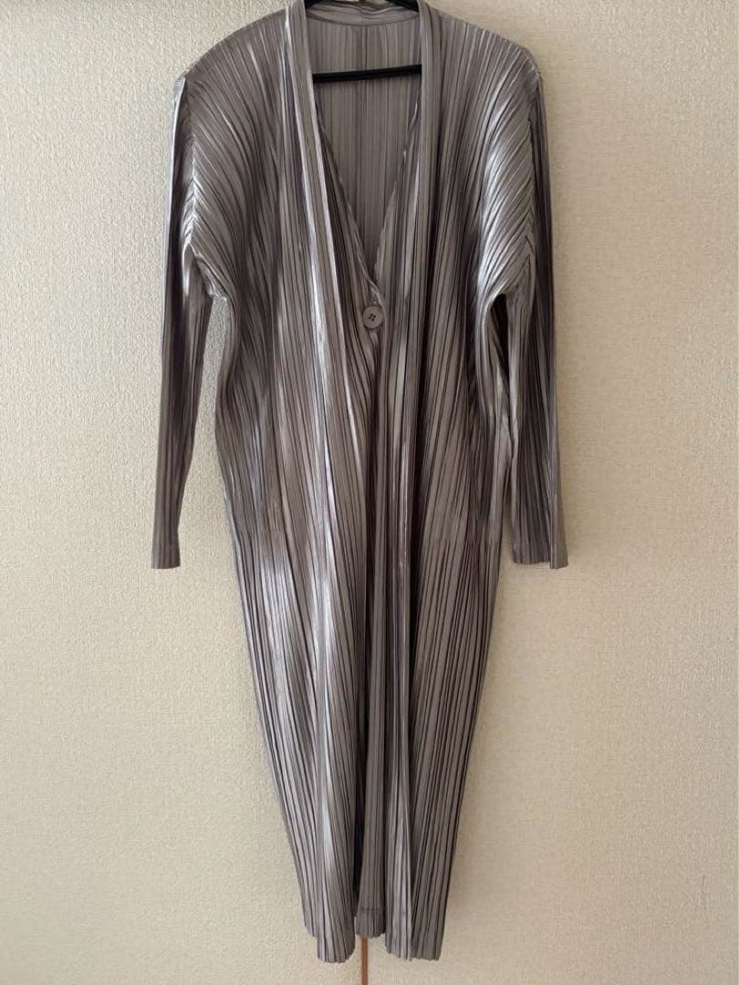 PLEATS PLEASE シルバー　ロングカーディガン　３