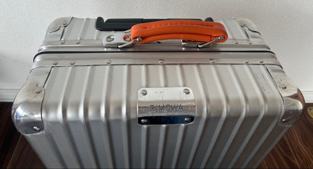 RIMOWA シルバー スーツケース