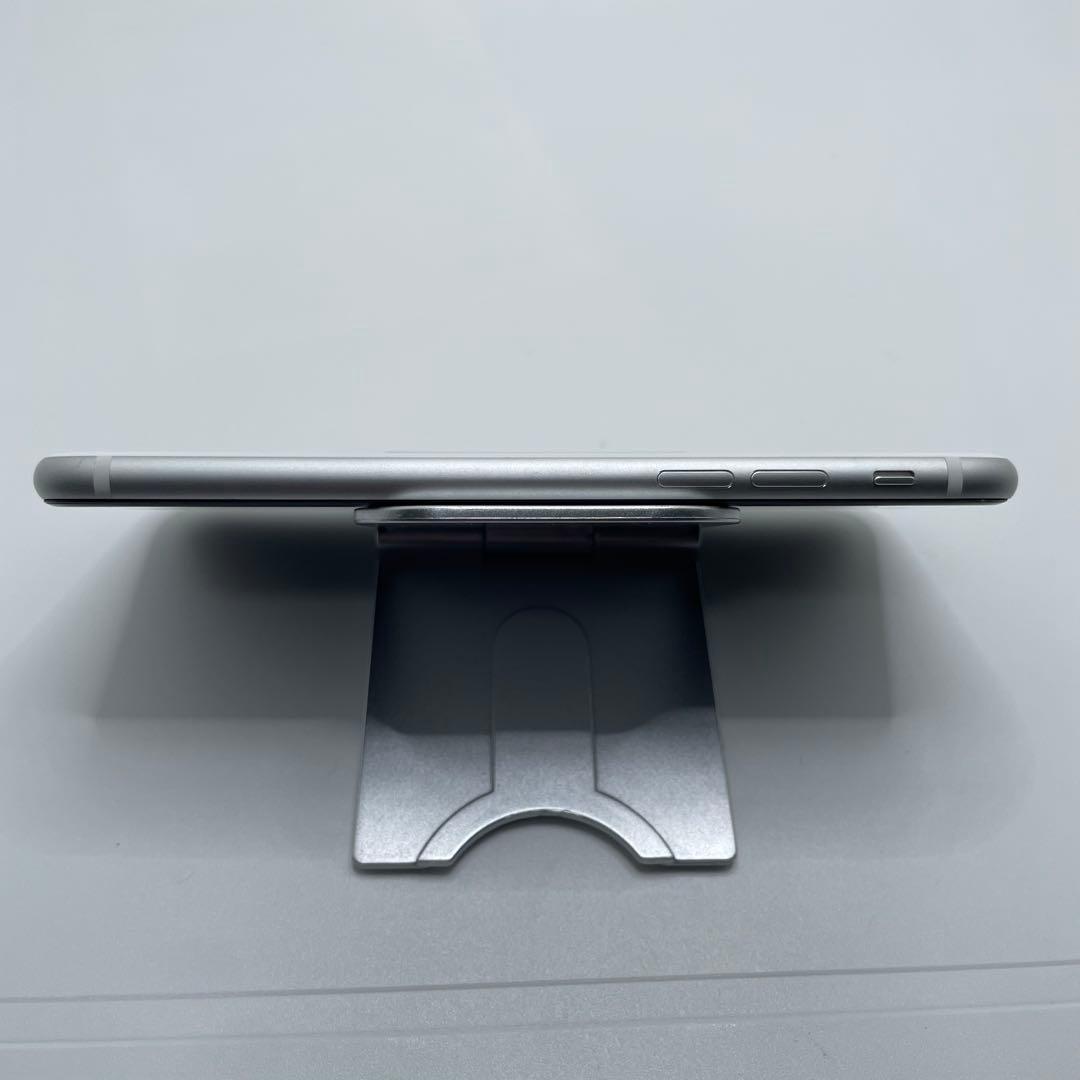 【格安美品】iPhone SE2 64GB simフリー本体 328