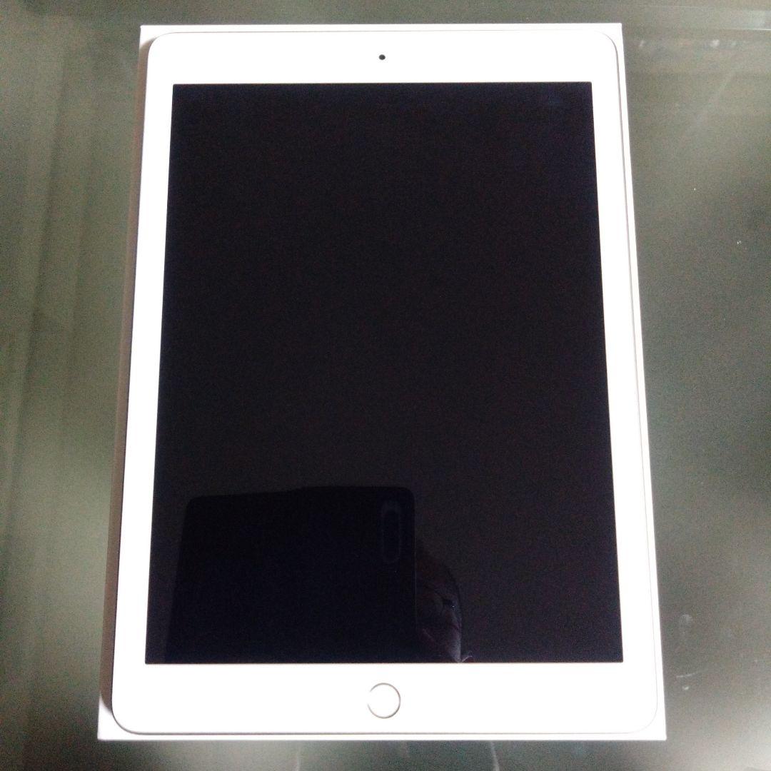 Apple iPad 第5世代　ホワイト 本体