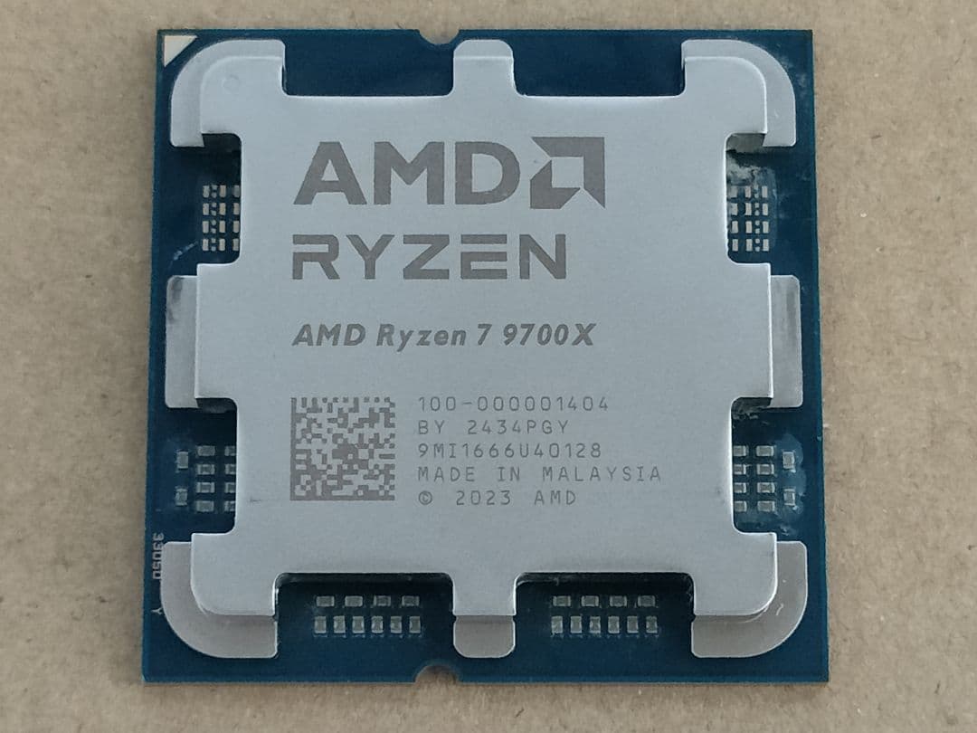m*i様 AMD Ryzen 7-9700X CPU