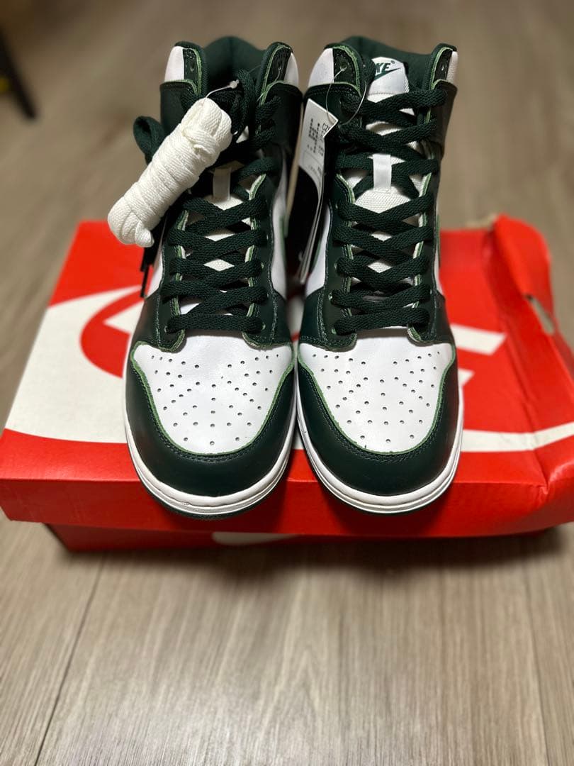 定価以下　箱傷み有NIKE DUNK HIGH \