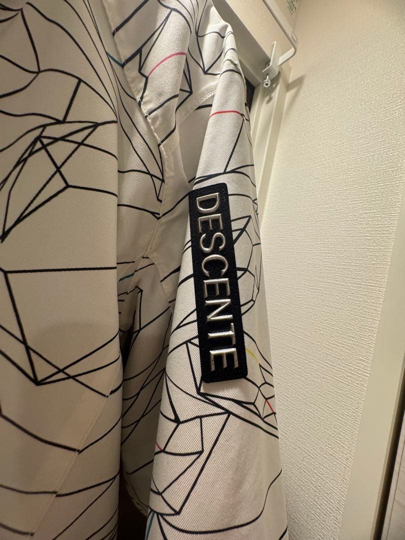 ロイ 【クリーニング・撥水加工済み】スキーウェア　デサント　女性用