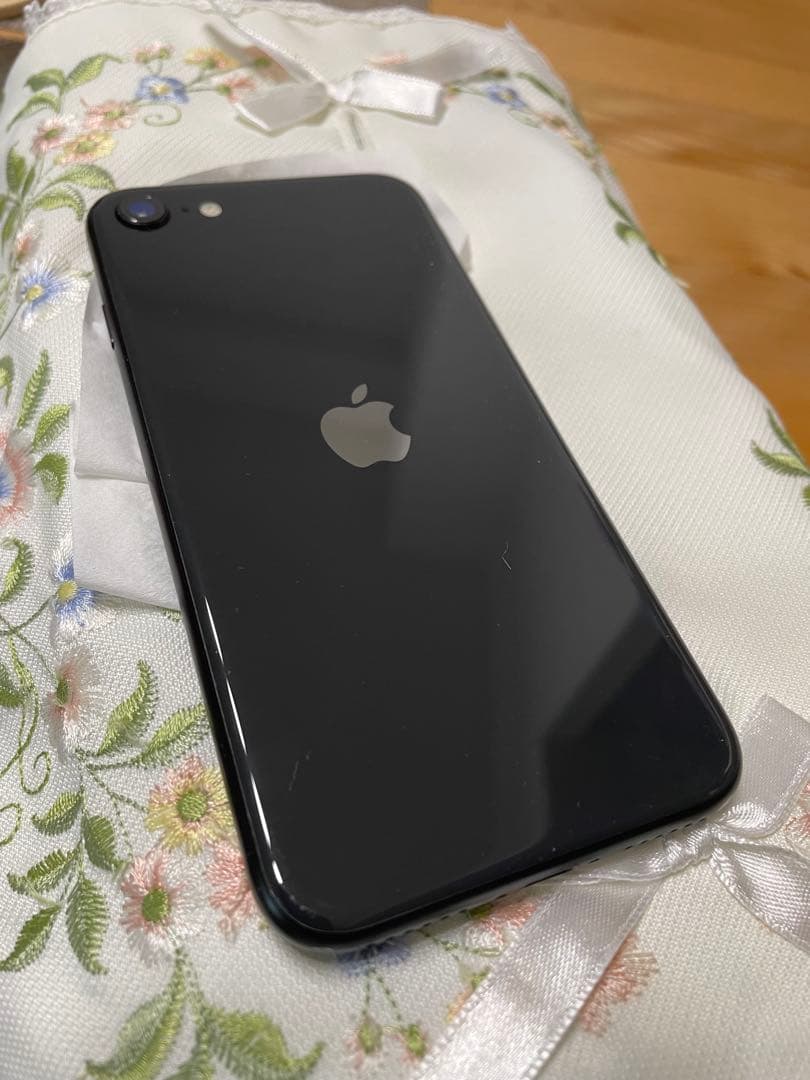 Apple iPhone se2 ブラック本体　64g