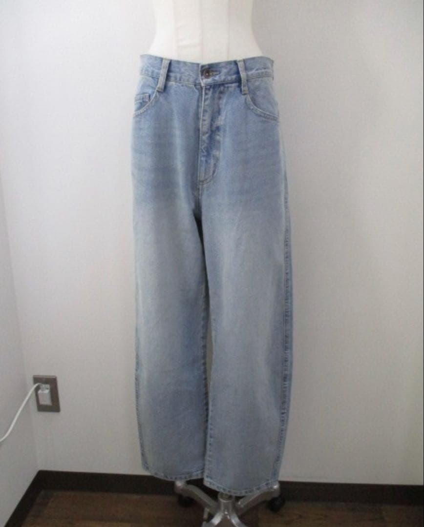 黒新品タグ付AnnaKerry アンナケリー　カーブデニムパンツ　40