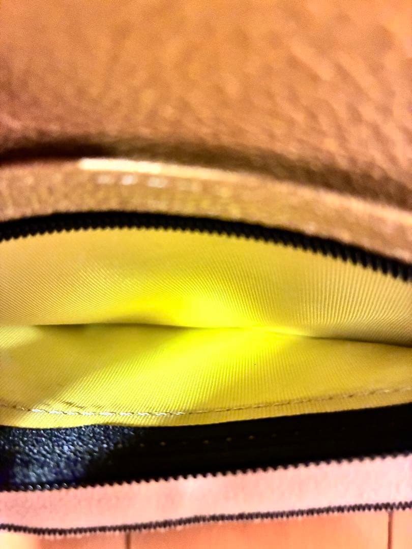 美品　皇居　長財布　ゴールドレザー