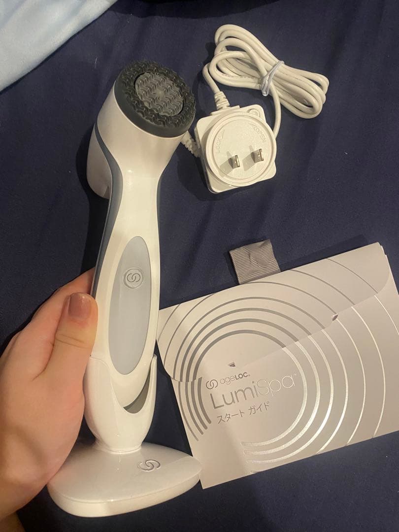 ルミスパ　美顔器 ホワイト 充電器付き