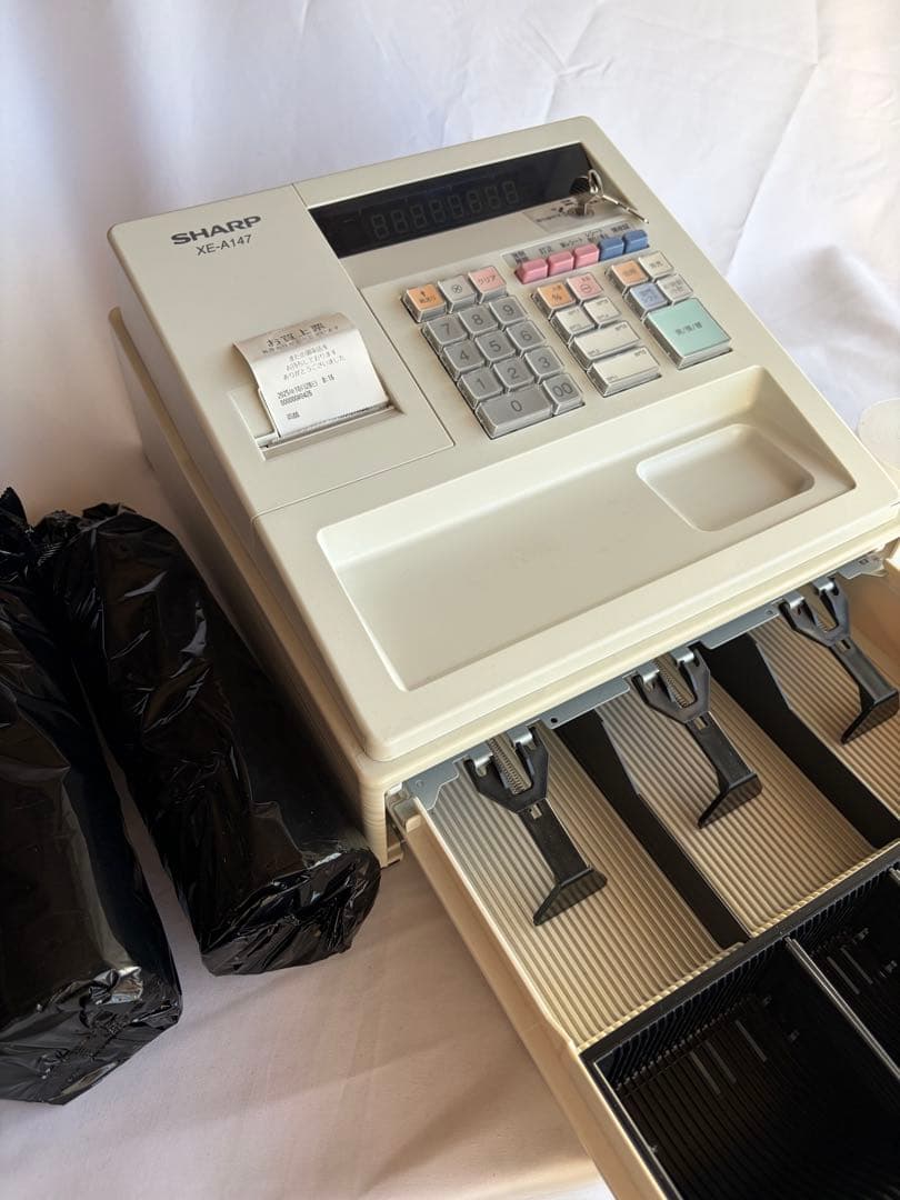 値引き可能　SHARP XE-A147 ホワイトレジスター　新品ロール紙8つ付き