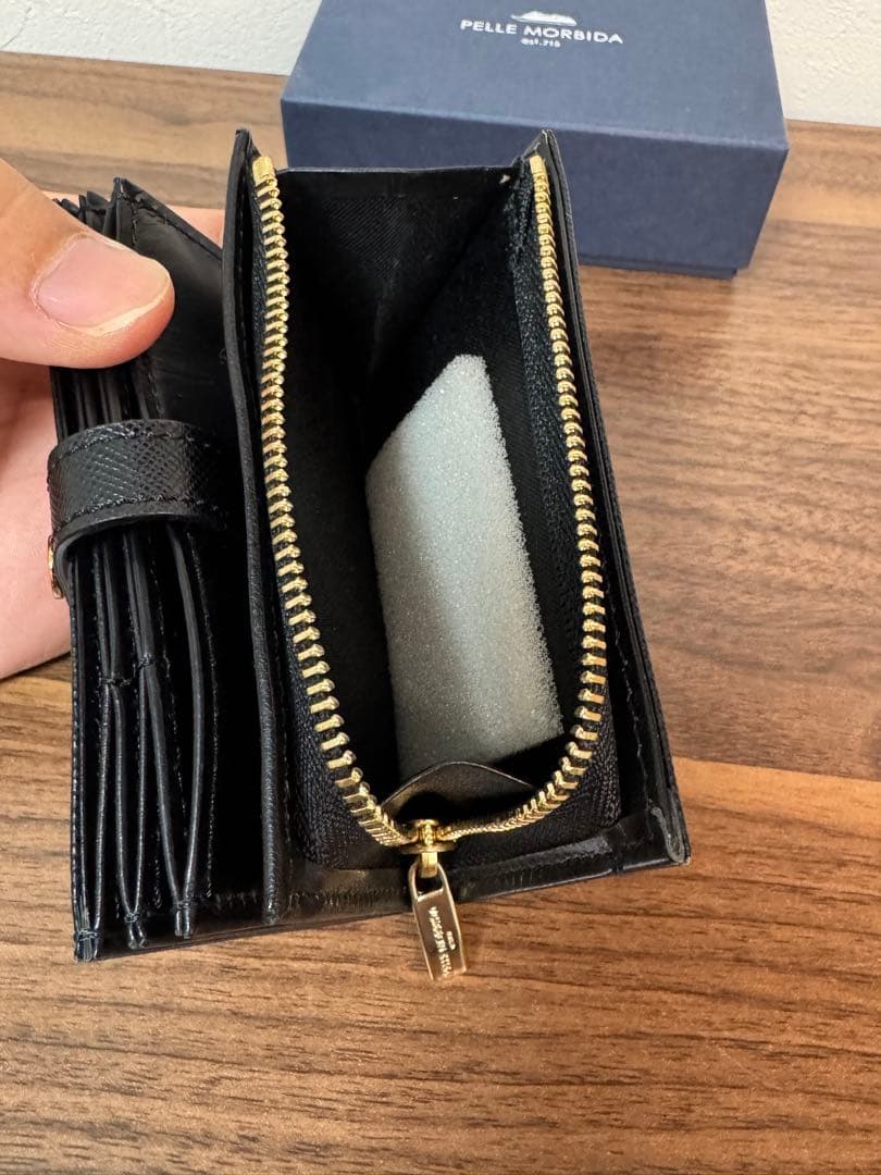 ペッレモルビダ　コンパクトウォレットPMO-BNBA320 限定品　レオン別注