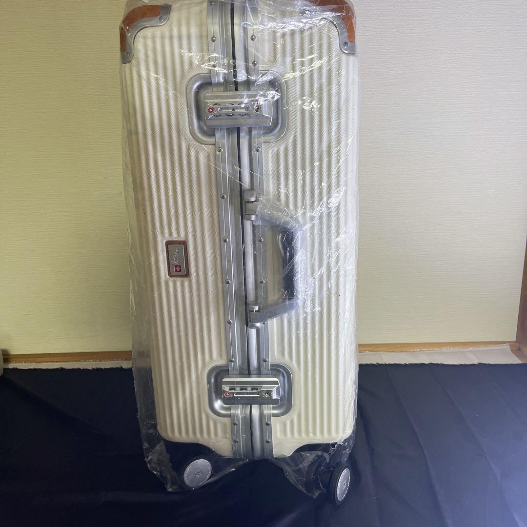 未使用 スイスミリタリー プレミアム Cタイプ 64L ホワイト TSAロック付