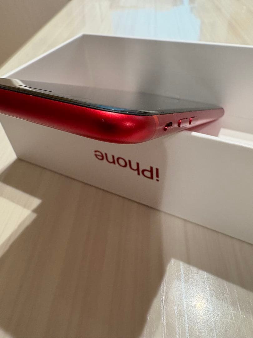 【送料込】【美品】iPhone SE2 64GB simフリー本体