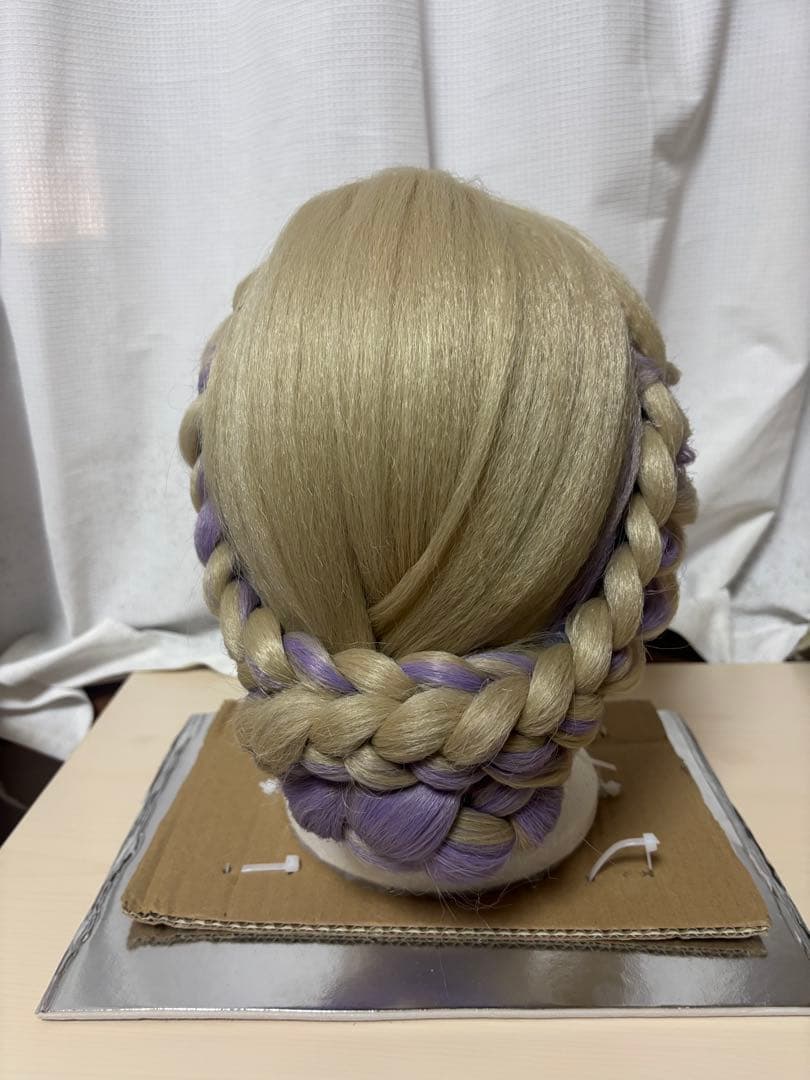 ヴィル・シェーンハイト 寮服 / コスプレウィッグ