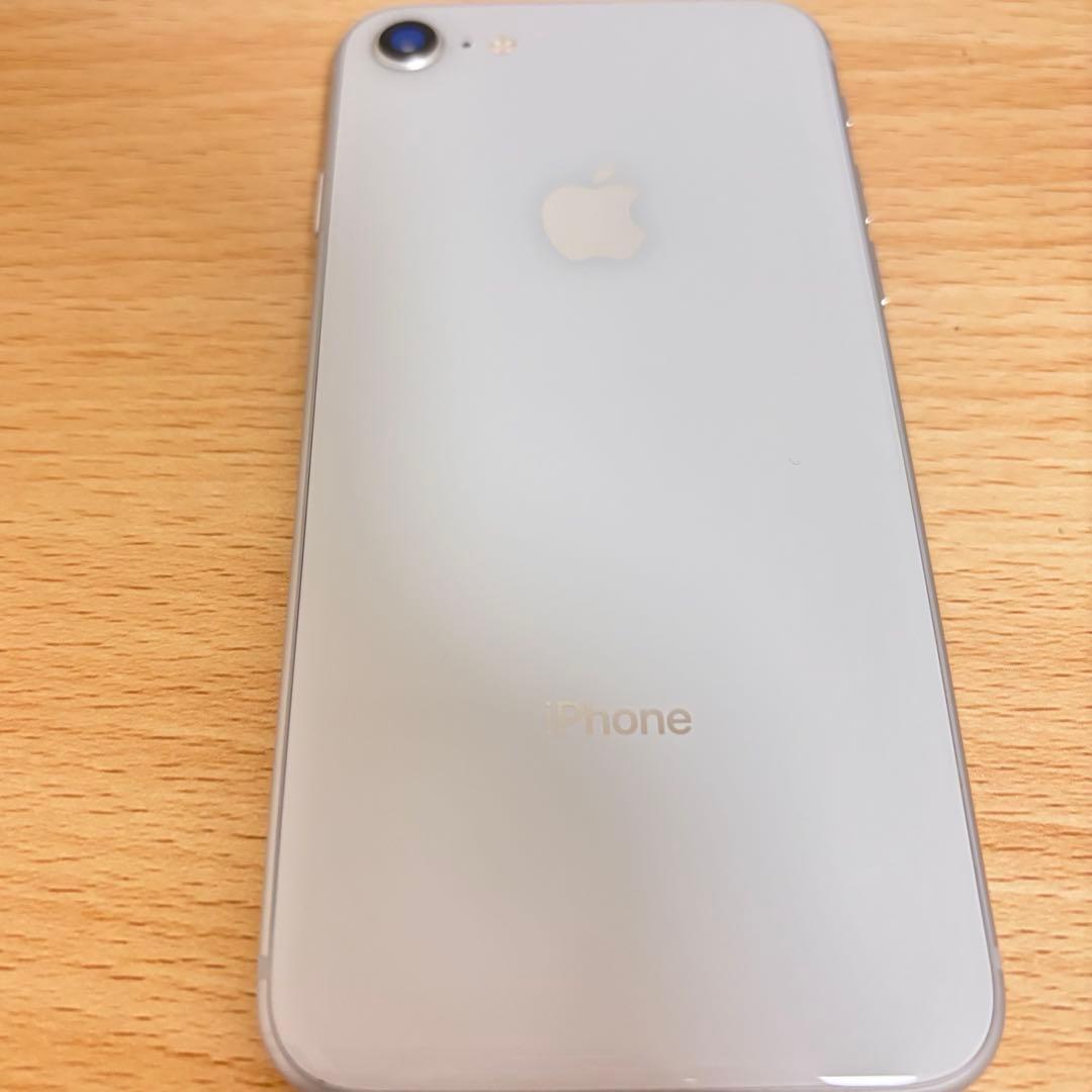 Apple iPhone8 シルバー