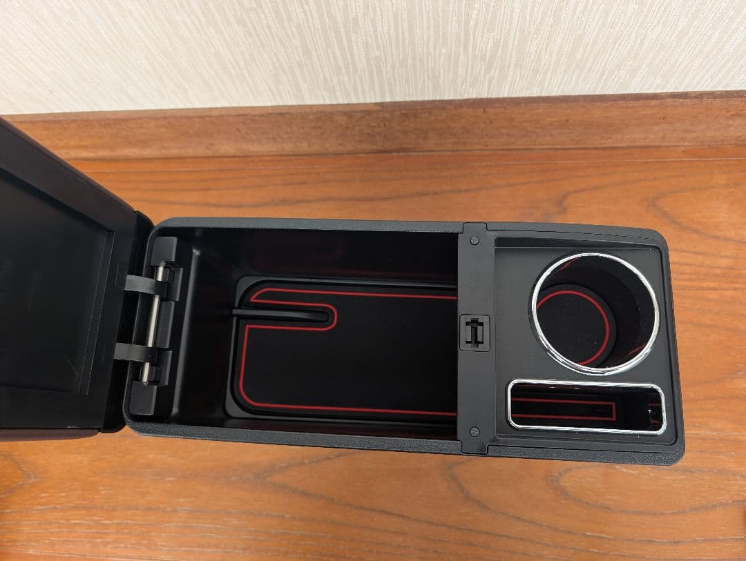 【ヤリスクロス】 コンソールボックス、ラバー、フロアマット、カップホルダー4 点