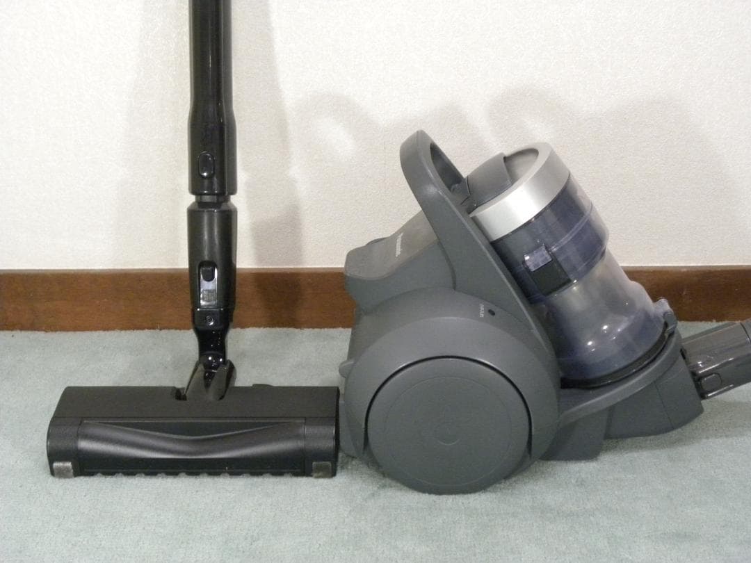 Panasonicサイクロン掃除機2023年製からまないブラシ