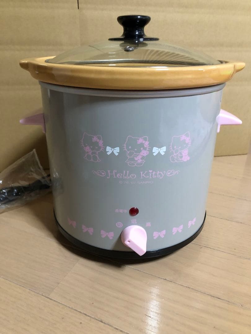 希少品！！ハローキティ電気煮込みなべ　激レア