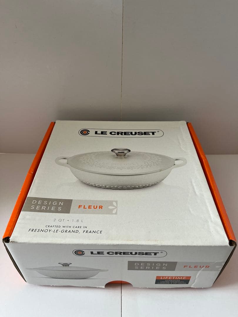 ルクルーゼ　シグニチャー　マルミット　フラワーレリーフ 22cm コットン　②