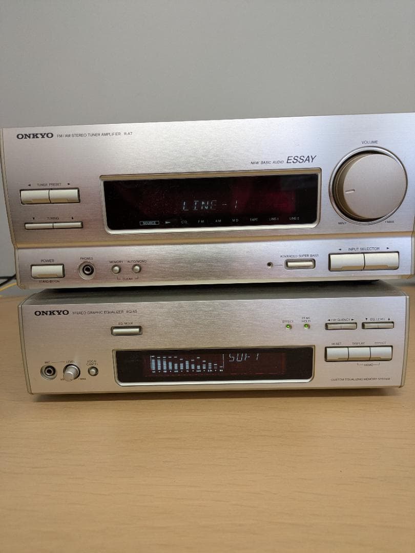 と*ゅ様 オンキョー　Ｒ-A7.ＥＱ-A5 チューナーアンプ、イコライザー