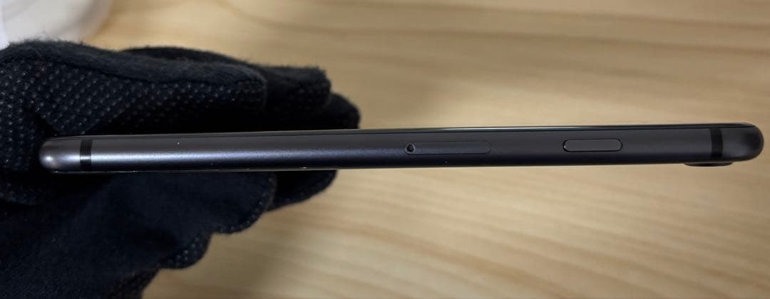 美品 iPhone 8 64GB バッテリー100% ソフトバンク 背面内部ヒビ