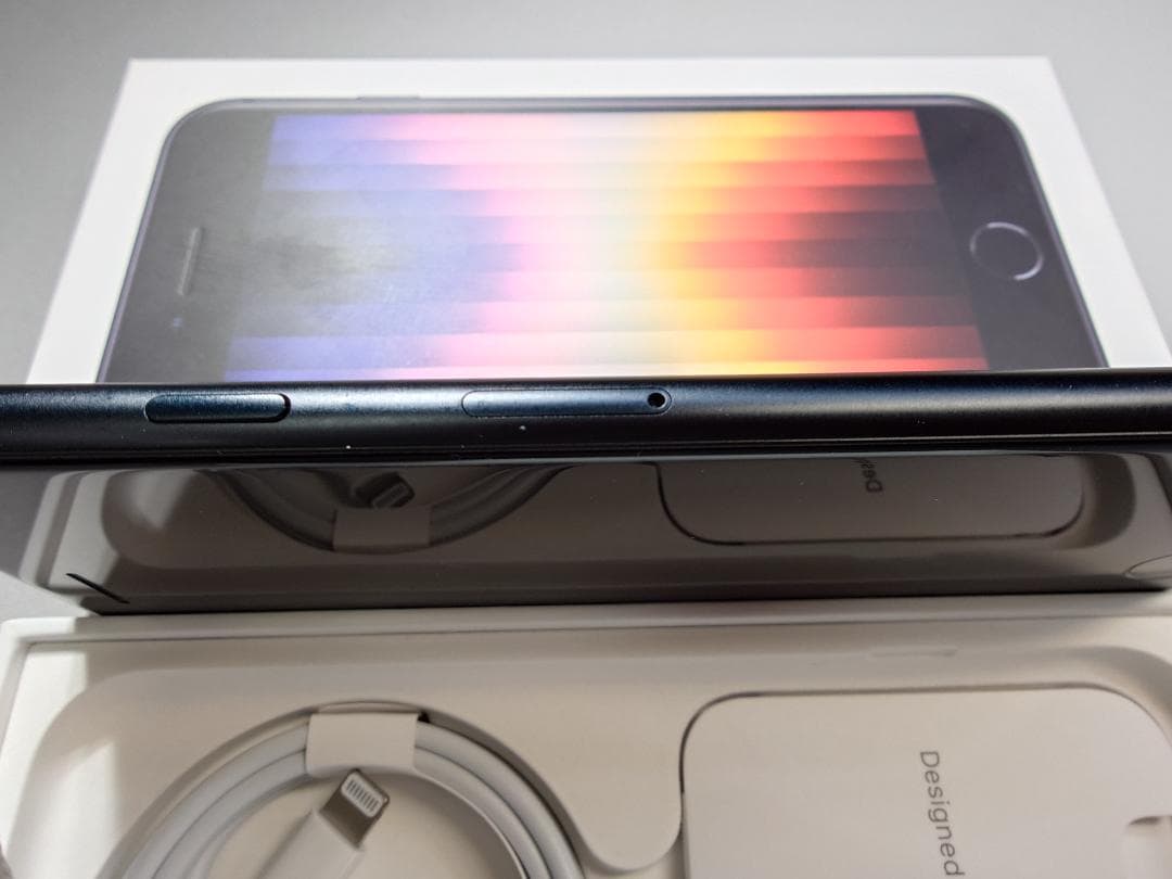 iPhone SE 第3世代　128GB ミッドナイト