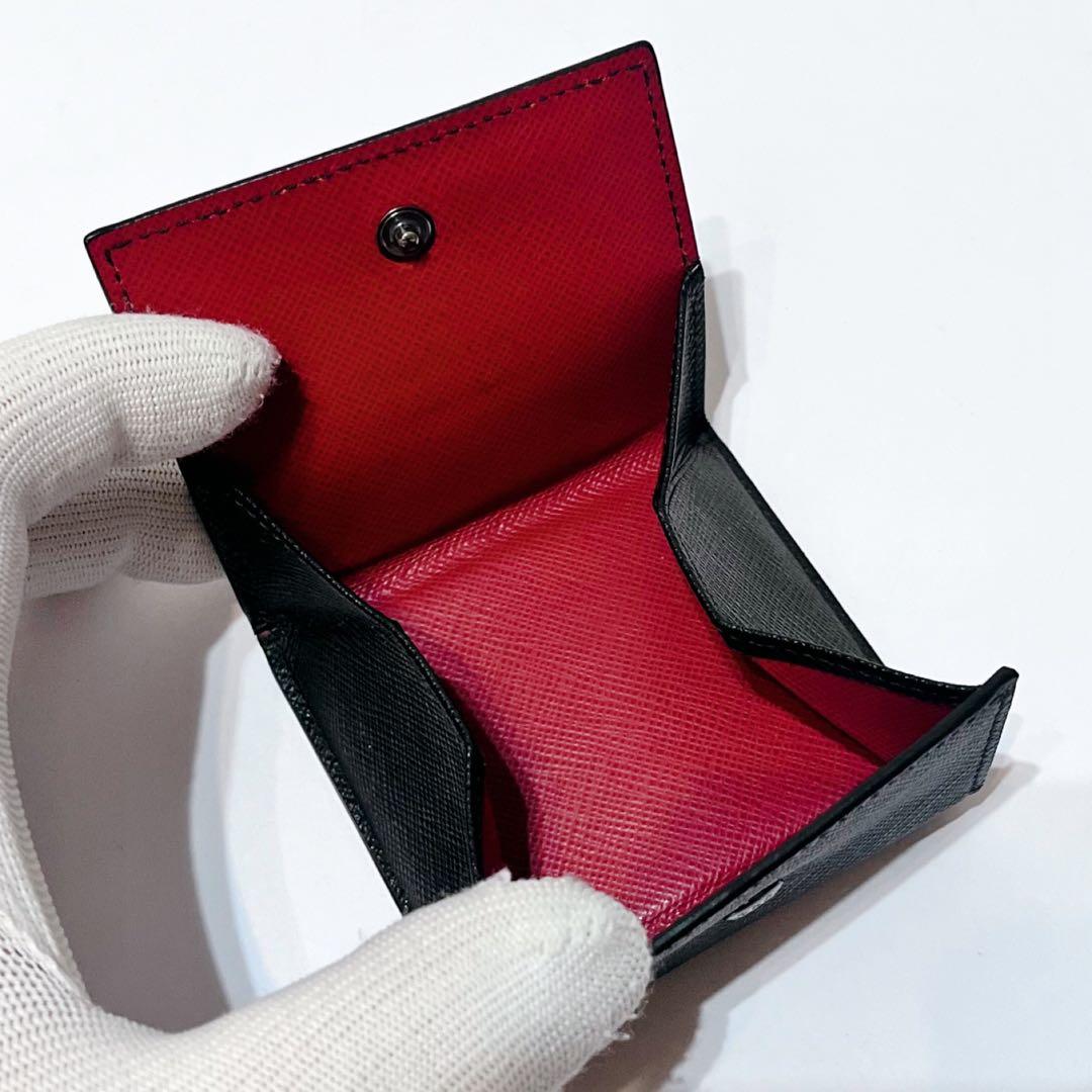 【美品】PRADA サフィアーノレザー メタルロゴ スクエア型 ケース