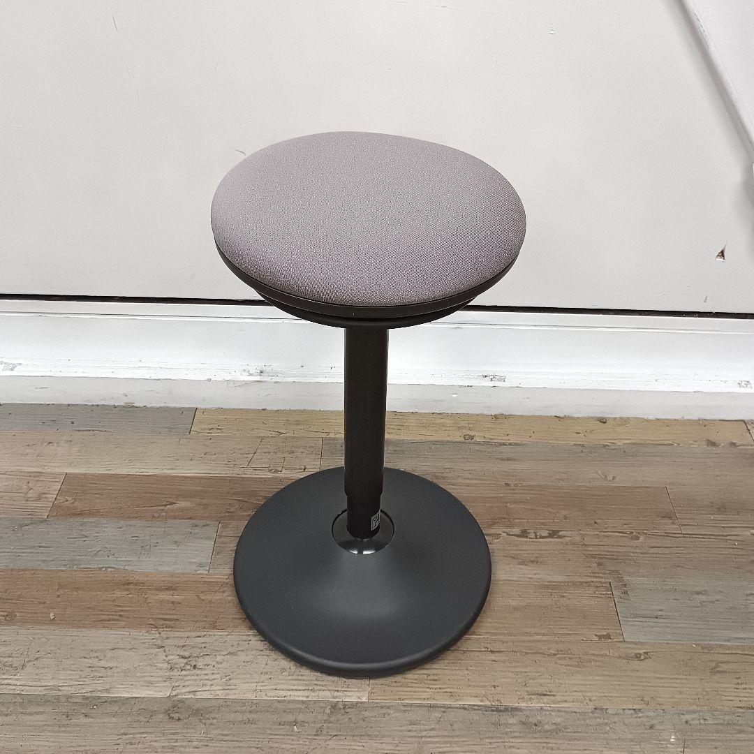 オカムラ　ピルエット　昇降　回転　スツール　スイング脚　グレー　ブラック脚