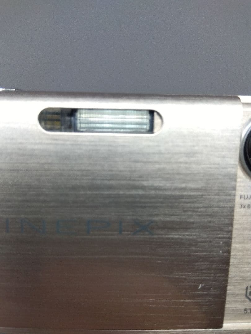 FUJIFILM FINEFIX Z2 シルバー