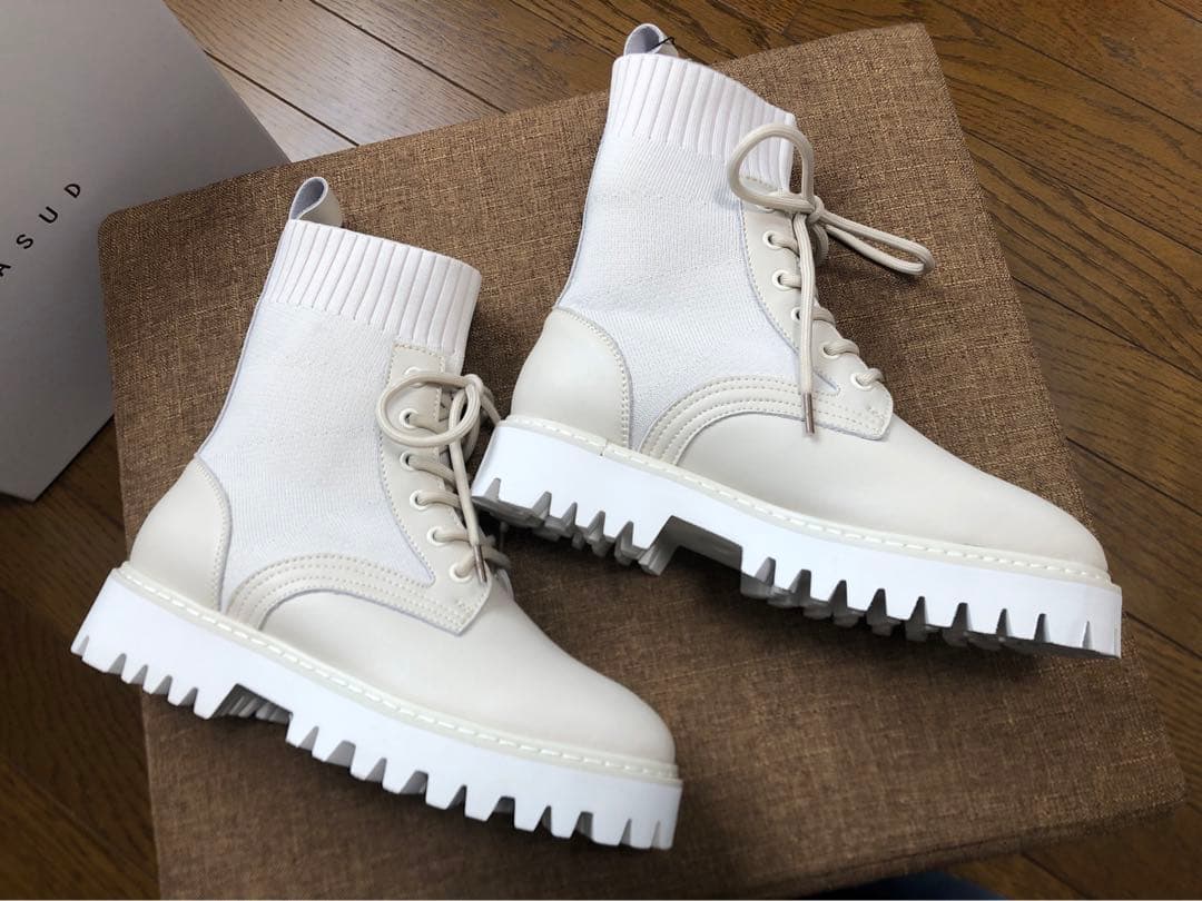 ヤマダヤ　LASUD レースアップレザーブーツ オフホワイト　38 (24㎝)