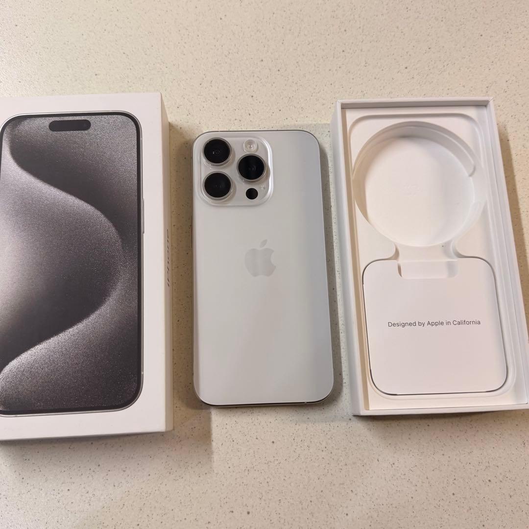 Apple iPhone 15Proホワイト 256GB本体