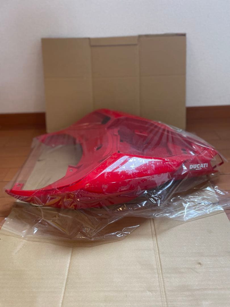 1198シートカウル 激レア新品　848 1098にも