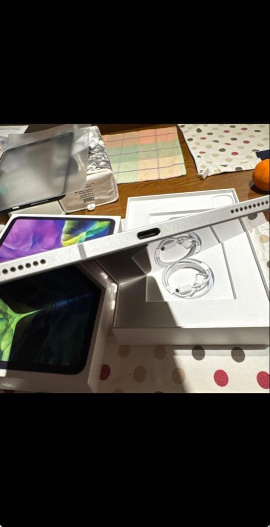 iPadPro第二世代256GB とApple Pencil とキーボードケース