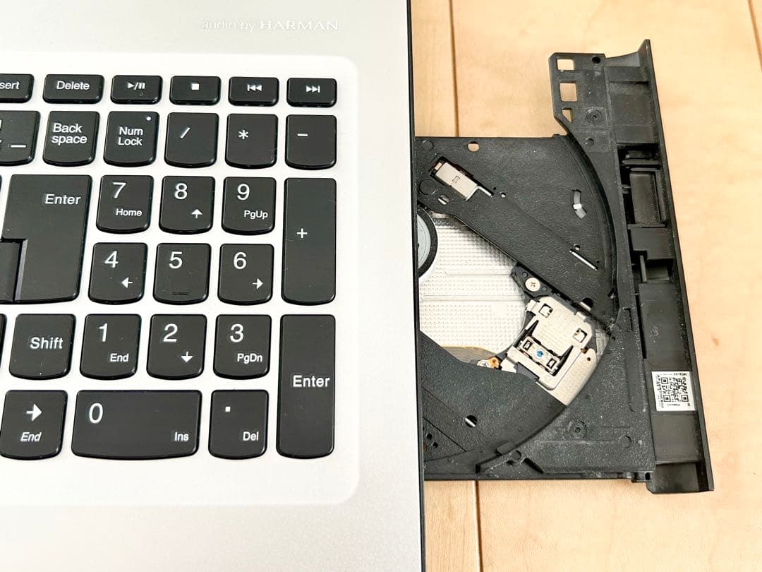 レノボ Corei7 12GB 500GB SSD Geforce 940MX