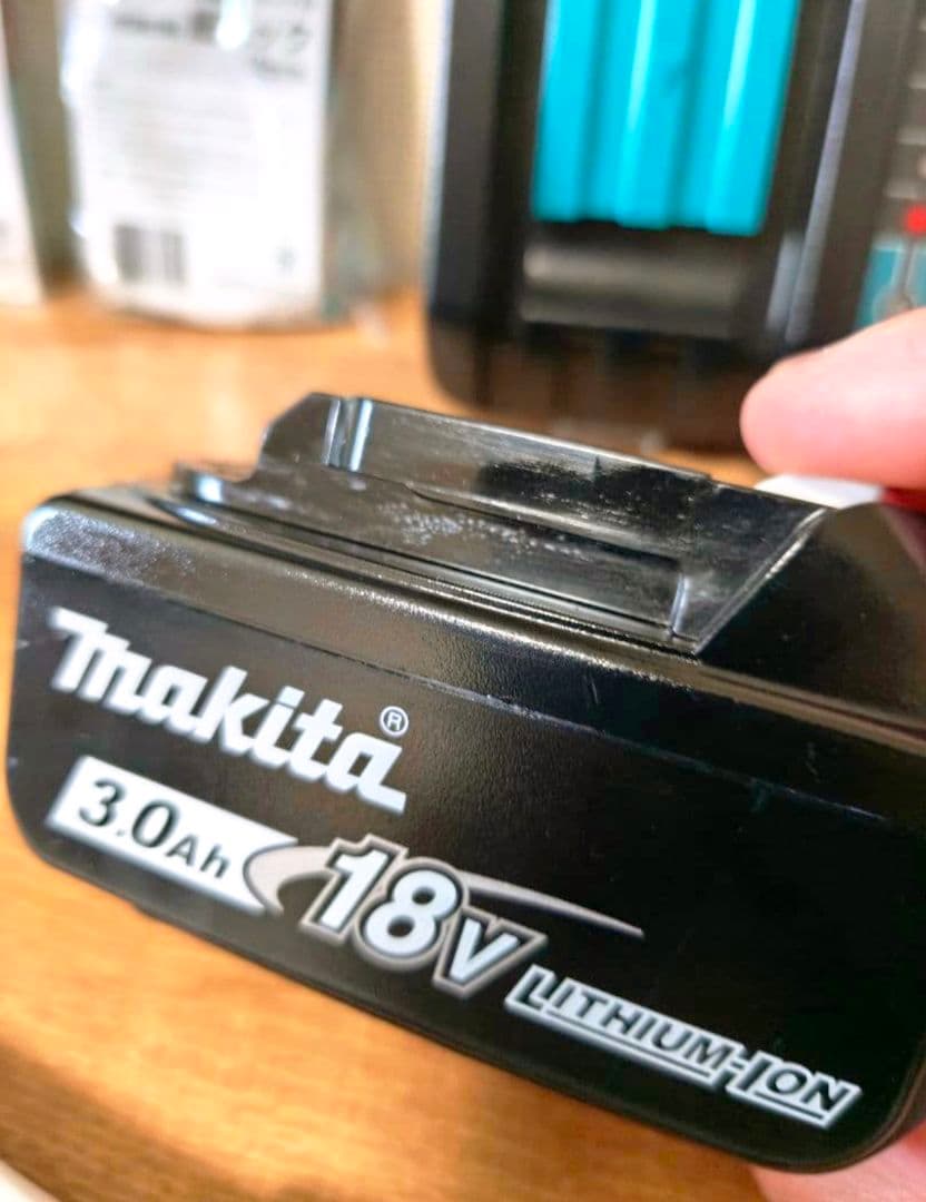 美品【土日限定お値下げ】マキタ掃除機CL282FD 18vバッテリー/急速充電器