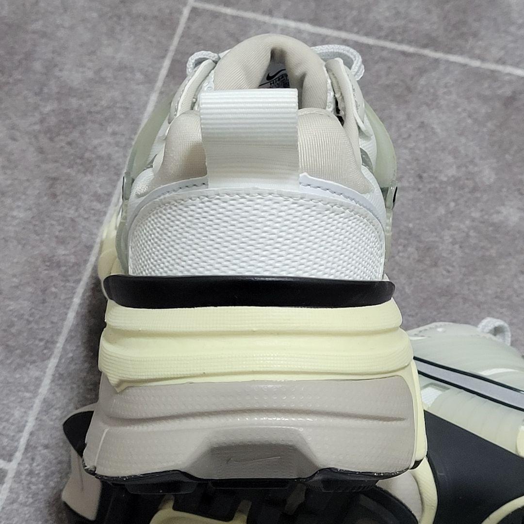 ★Lena様 ナイキ V2K RUN 1.7万 スニーカー シルバー