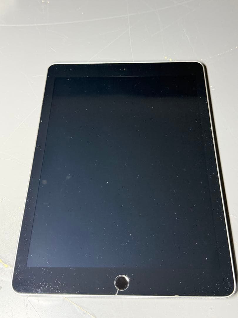 【お得！】iPad 第6世代　Wi-Fiモデル